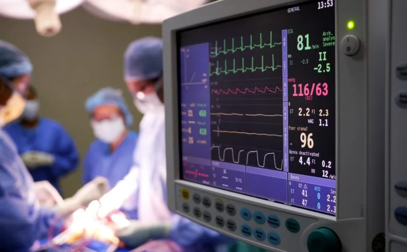 Heart surgery monitor during operation