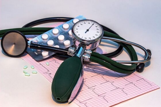 blood-pressure-monitor-1952924_1920-1480x987-1