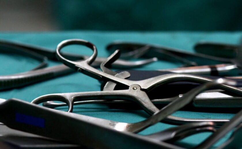 Surgical instruments on tray