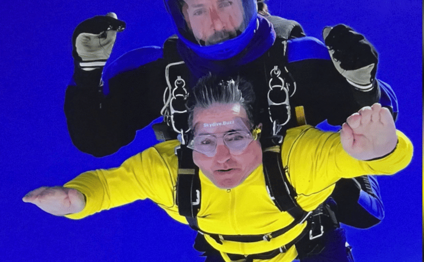 Arfon skydiving